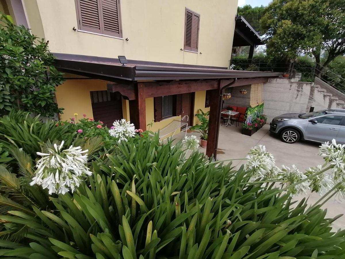Apartment Materdomini Bagian luar foto